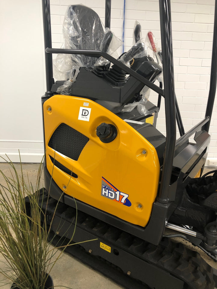 KATO HD17V5 Mini Excavator Earthmoving Warehouse