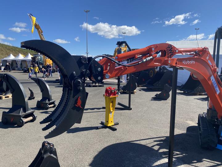 Roo Attachments Hydraulic Grab 10-15T with Dual Rams Earthmoving Warehouse